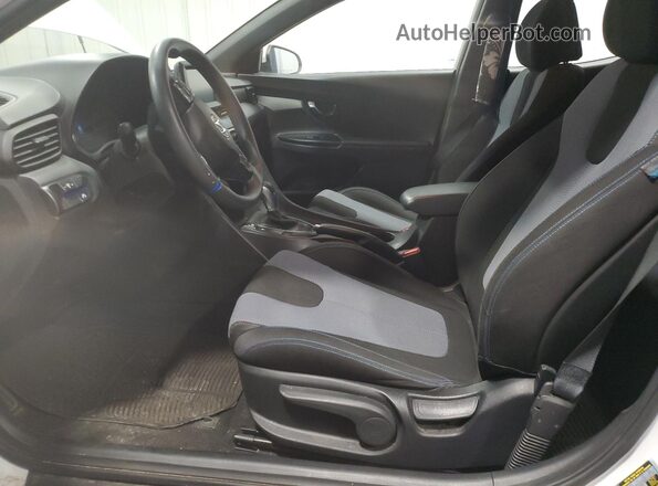 KMHTG6AF6KU016385 2019 HYUNDAI VELOSTER White Front interior view