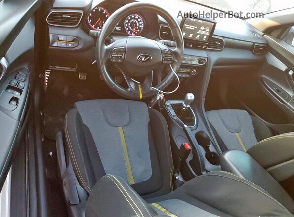 KMHTH6AB6LU030718 2020 HYUNDAI VELOSTER Белый Вид панели приборов