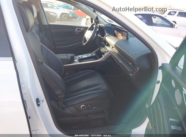 KMUHCESC0MU066588 2021 GENESIS GV80 White Front interior view