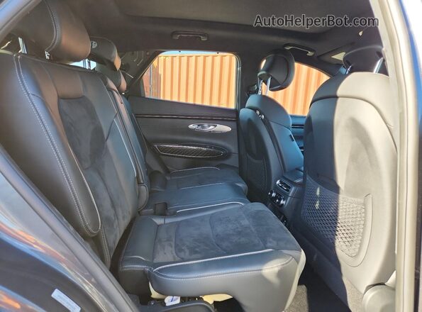 KMUMCDTC3NU042620 2022 GENESIS GV70 Gray Widok wnętrza z tyłu