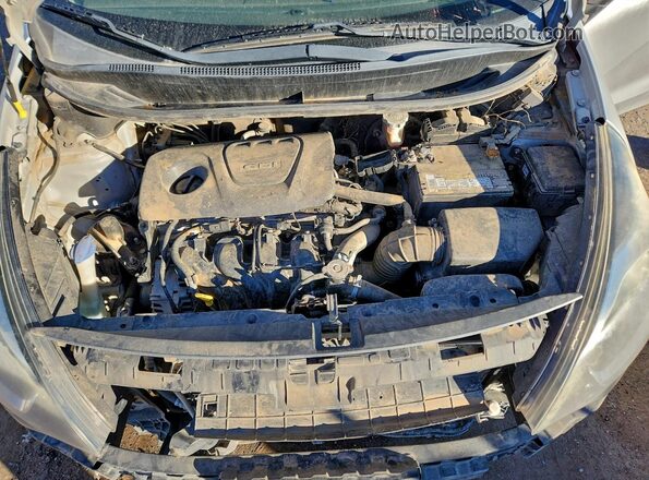 KNADM4A37G6653371 2016 KIA RIO Silver Widok wnętrza z tyłu