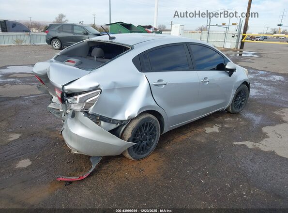 KNADM4A3XH6038587 2017 KIA RIO Silver Trasero derecho