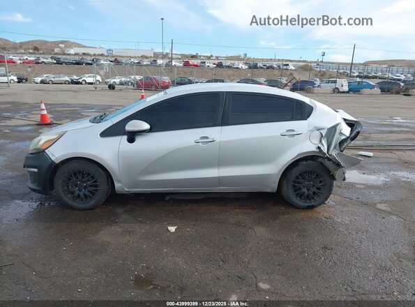 KNADM4A3XH6038587 2017 KIA RIO Silver Vista interior de 360 grados
