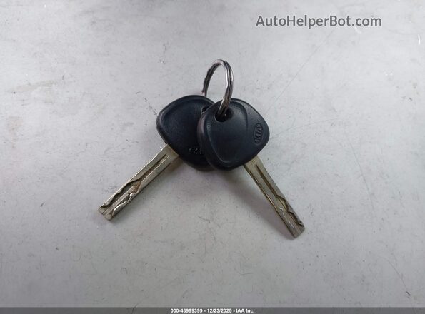 KNADM4A3XH6038587 2017 KIA RIO Silver Vista del salpicadero