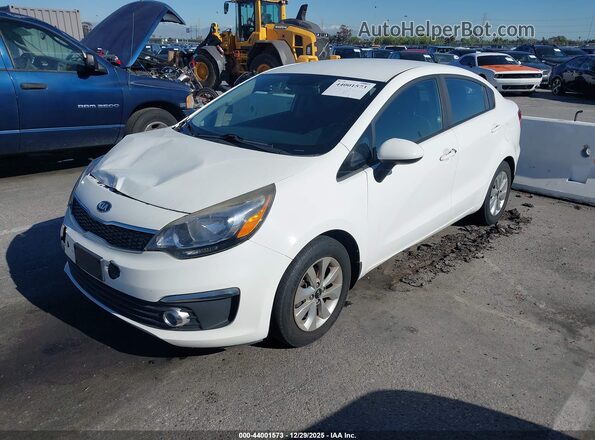 KNADN4A39H6040506 2017 KIA RIO White Przód lewy