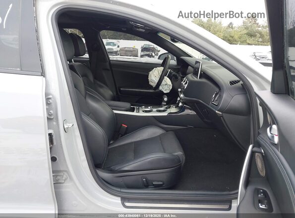 KNAE45LC2L6074077 2020 KIA STINGER Gray Widok wnętrza z przodu