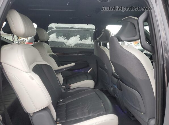 KNDAEFS50R6020163 2024 KIA EV9 Gray Rear interior view