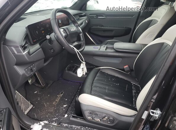 KNDAEFS50R6020163 2024 KIA EV9 Gray Front interior view