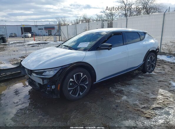 KNDC3DLC0N5085451 2022 KIA EV6 Белый Передняя левая четверть