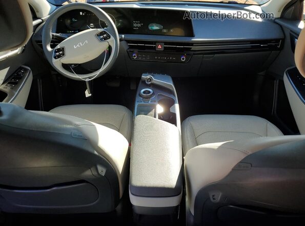 KNDC3DLC0N5087667 2022 KIA EV6 Gray Dashboard view