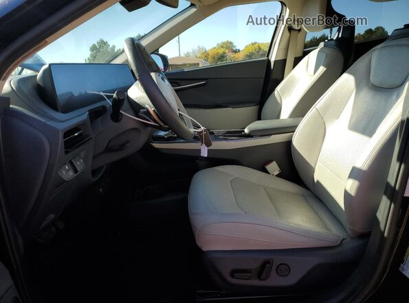 KNDC3DLC0N5087667 2022 KIA EV6 Gray Front interior view