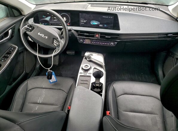 KNDC3DLC8N5069952 2022 KIA EV6 Black 