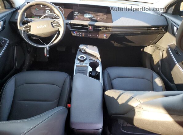 KNDC3DLC9N5069023 2022 KIA EV6 Silver Vista del salpicadero
