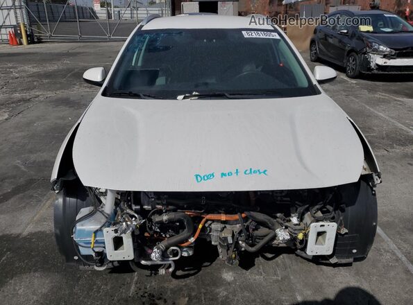 KNDCB3LC1N5533242 2022 KIA NIRO White Widok z przodu