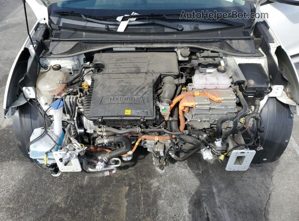 KNDCB3LC1N5533242 2022 KIA NIRO White Widok wnętrza z tyłu