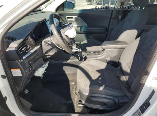 KNDCB3LC3M5471809 2021 KIA NIRO White Widok wnętrza z przodu