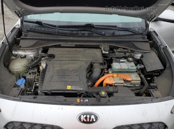 KNDCB3LC5L5394228 2020 KIA NIRO Silver Սալոնի հետևի տեսք