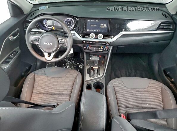 KNDCB3LC6N5499573 2022 KIA NIRO Silver Vista del salpicadero