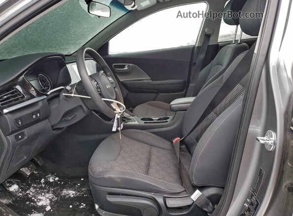 KNDCB3LC6N5499573 2022 KIA NIRO Silver Vista interior delantera