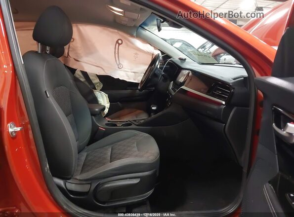 KNDCB3LC7N5499341 2022 KIA NIRO Orange წინა სალონის ხედი