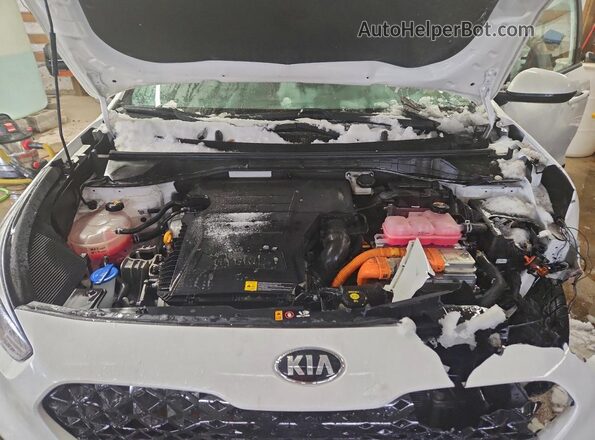 KNDCB3LC9M5471328 2021 KIA NIRO White უკანა სალონის ხედი
