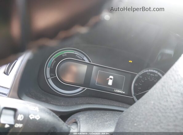 KNDCC3LC2H5033365 2017 KIA NIRO Белый Вид задних сидений