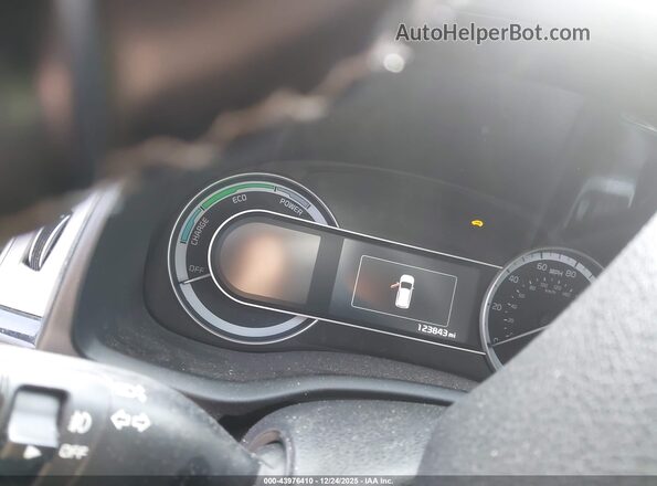 KNDCC3LC2H5033365 2017 KIA NIRO Белый 