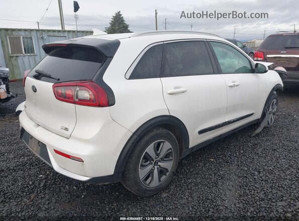 KNDCC3LC7H5072128 2017 KIA NIRO Белый Задняя правая четверть