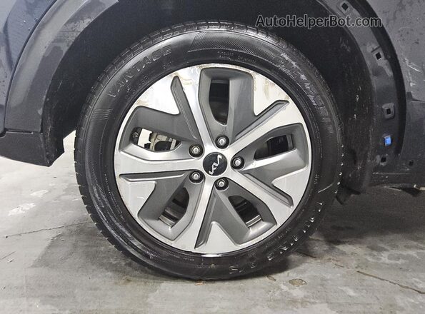 KNDCC3LG0N5160422 2022 KIA NIRO Black 