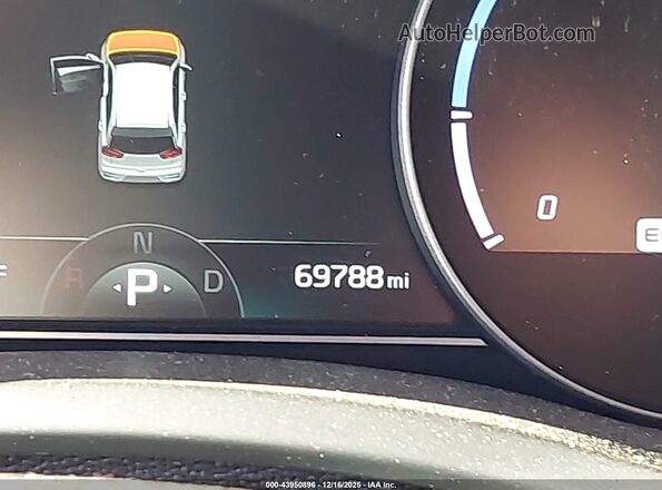 KNDCC3LG1K5017202 2019 KIA NIRO EV Silver 