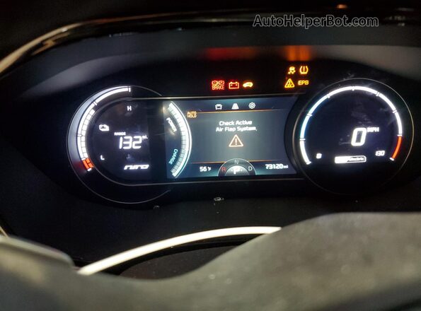KNDCC3LG6M5107688 2021 KIA NIRO Red Widok zestawu wskaźników