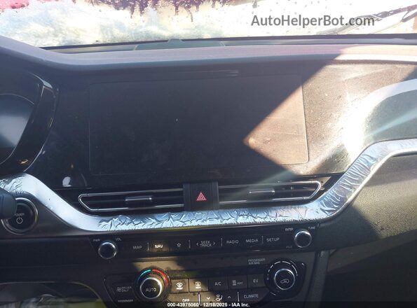 KNDCC3LG8N5125059 2022 KIA NIRO EV Red 