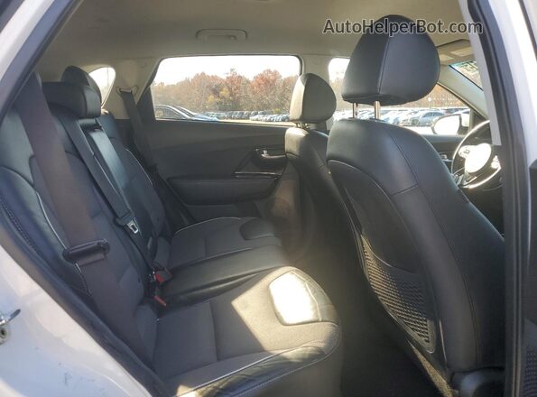 KNDCC3LGXN5160069 2022 KIA NIRO White Widok tylnych siedzeń