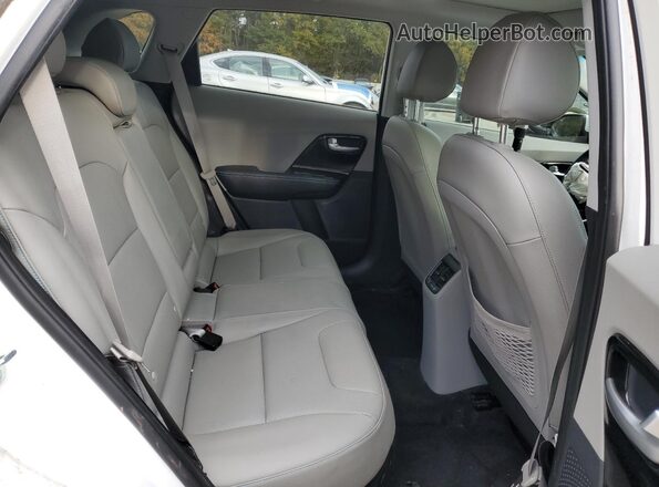 KNDCE3LC1M5483514 2021 KIA NIRO White Vista de los asientos traseros