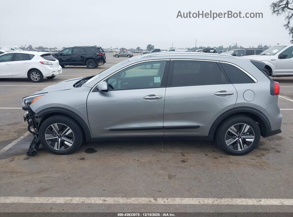 KNDCE3LC8N5490784 2022 KIA NIRO Silver Widok wnętrza 360 stopni
