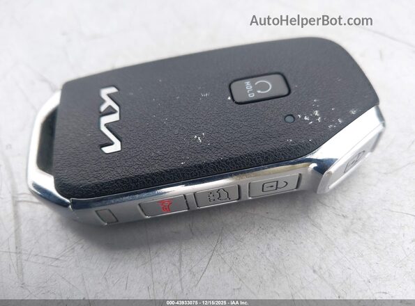 KNDCE3LC8N5490784 2022 KIA NIRO Silver Widok deski rozdzielczej