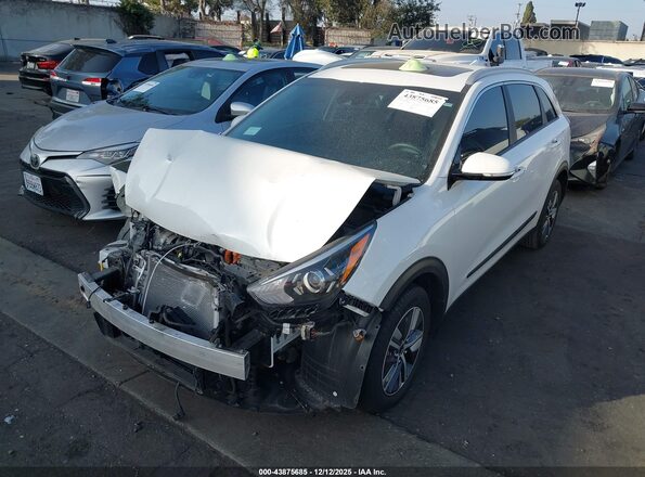 KNDCE3LC9N5489823 2022 KIA NIRO White 