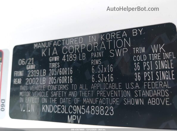 KNDCE3LC9N5489823 2022 KIA NIRO White 