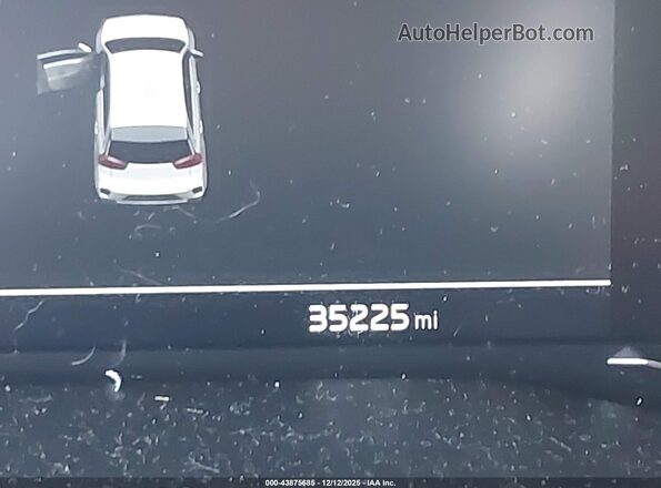 KNDCE3LC9N5489823 2022 KIA NIRO White 