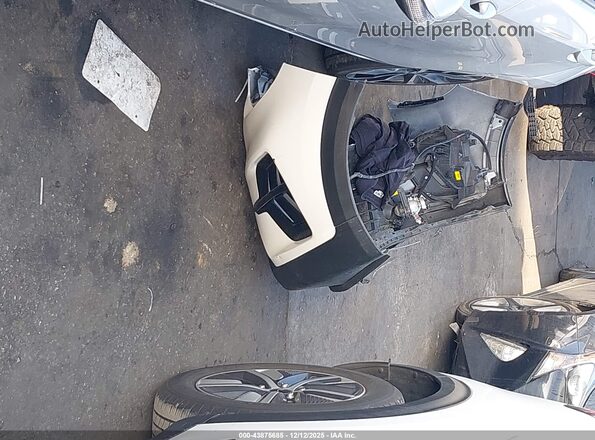 KNDCE3LC9N5489823 2022 KIA NIRO White 