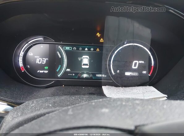 KNDCE3LGXL5040179 2020 KIA NIRO EV White 