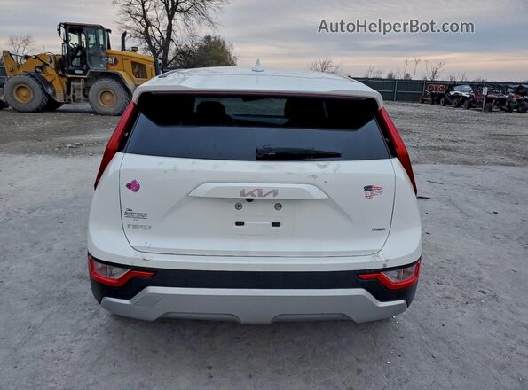 KNDCP3LE2P5091500 2023 KIA NIRO Белый Вид сзади