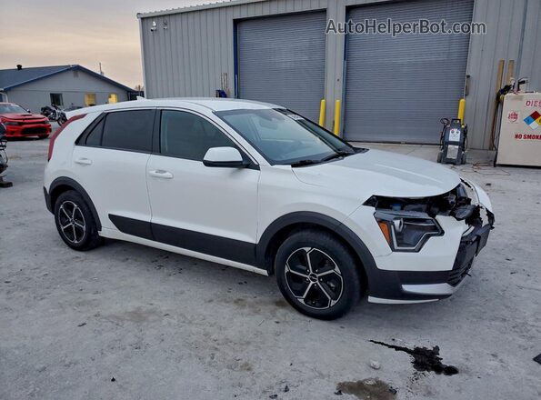 KNDCP3LE2P5091500 2023 KIA NIRO Белый Передняя правая четверть