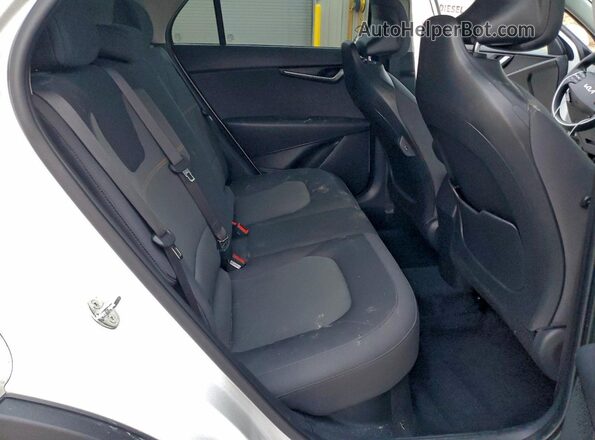KNDCP3LE2P5091500 2023 KIA NIRO Белый Вид задних сидений