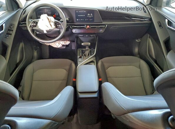 KNDCP3LE5T5325395 2026 KIA NIRO Gray Առջևի վահանակի տեսք