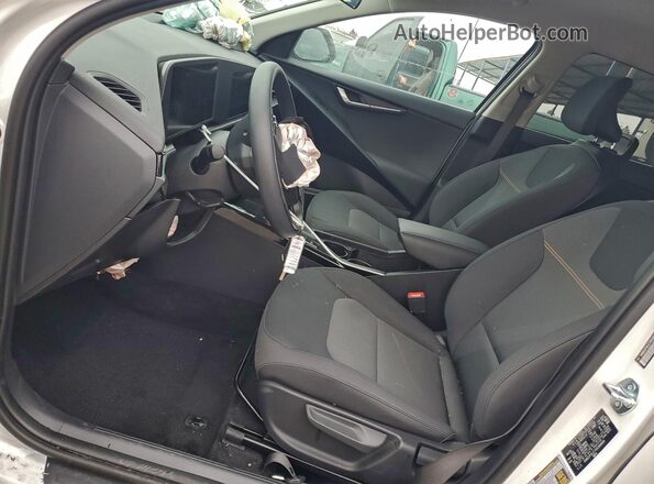 KNDCP3LE7S5300805 2025 KIA NIRO White 