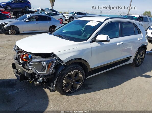 KNDCR3L19S5141275 2025 KIA NIRO EV White წინა მარცხენა ხედი სამი მეოთხედიდან
