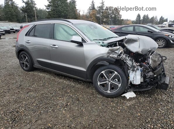 KNDCR3LE0P5052172 2023 KIA NIRO Silver Delantero derecho