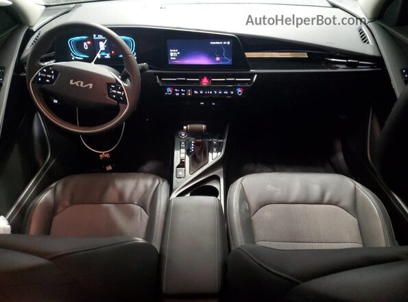 KNDCR3LE3R5124775 2024 KIA NIRO Blue Dashboard view