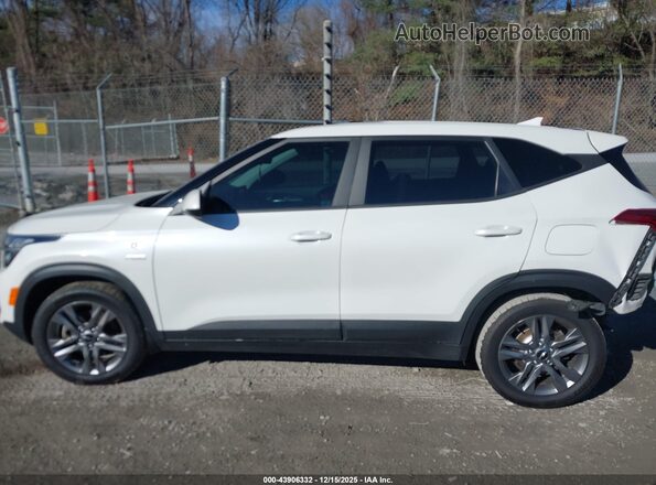 KNDEPCAA3N7248655 2022 KIA SELTOS Белый Панорамный вид салона 360°